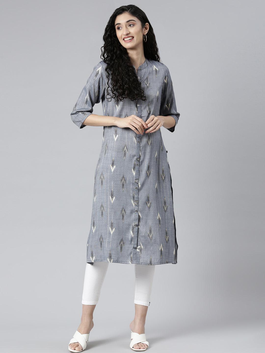 front view image of samhitas Indigo floral printed Viscose Rayon Kurta for women