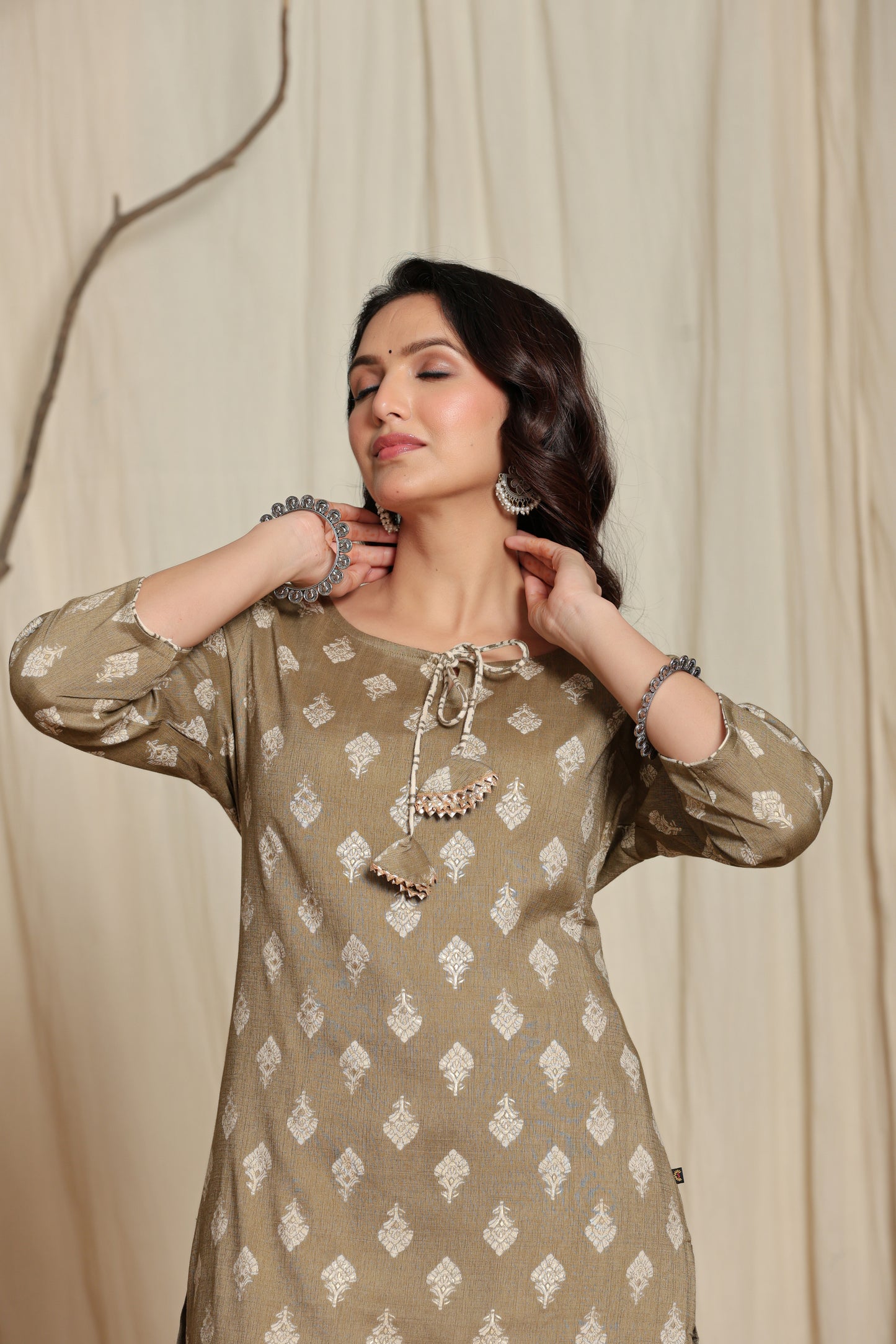 Women's Olive Floral Print Straight Kurta