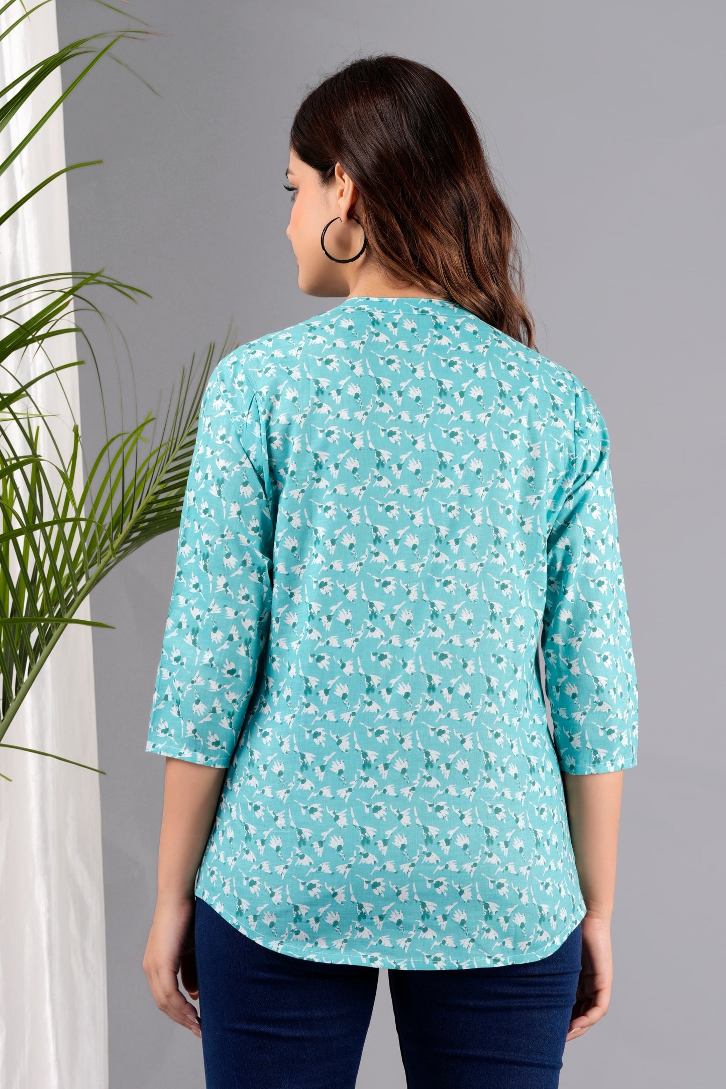 Sea Green Mandarin Collar Short Kurti With Tropical Abstract Print