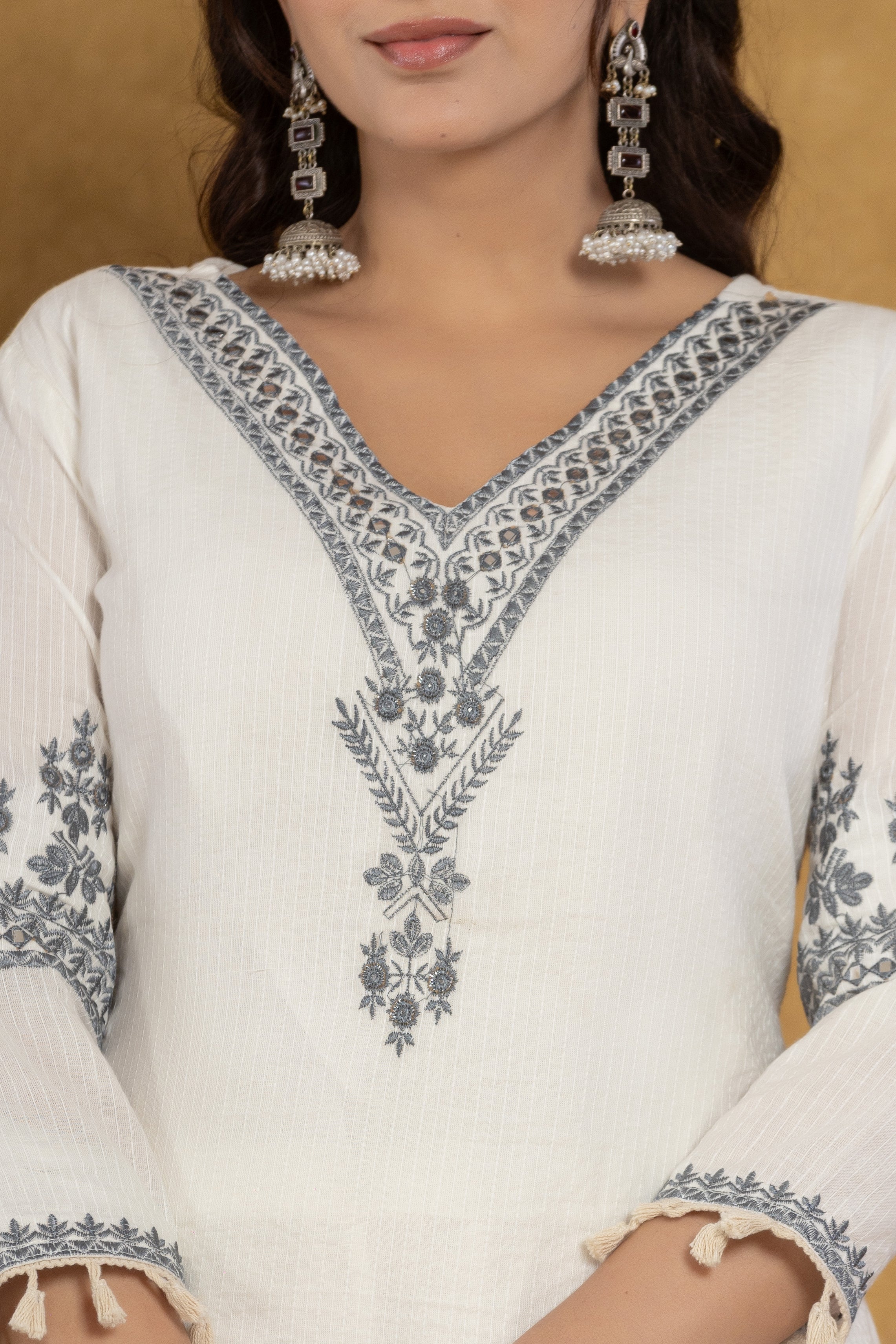 Closeup view of Pure Fine Katha Cotton kurti with pant and dupatta from Samhitas Apparel