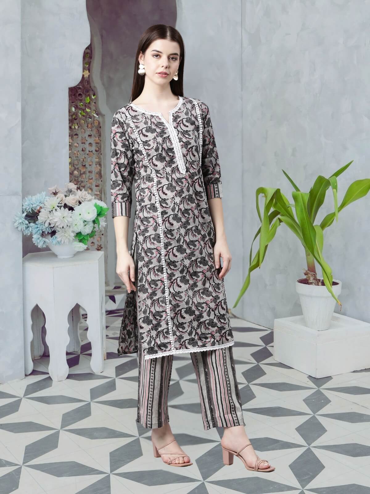 Women's Grey Round Neck Cotton Kurta Set with Dupatta