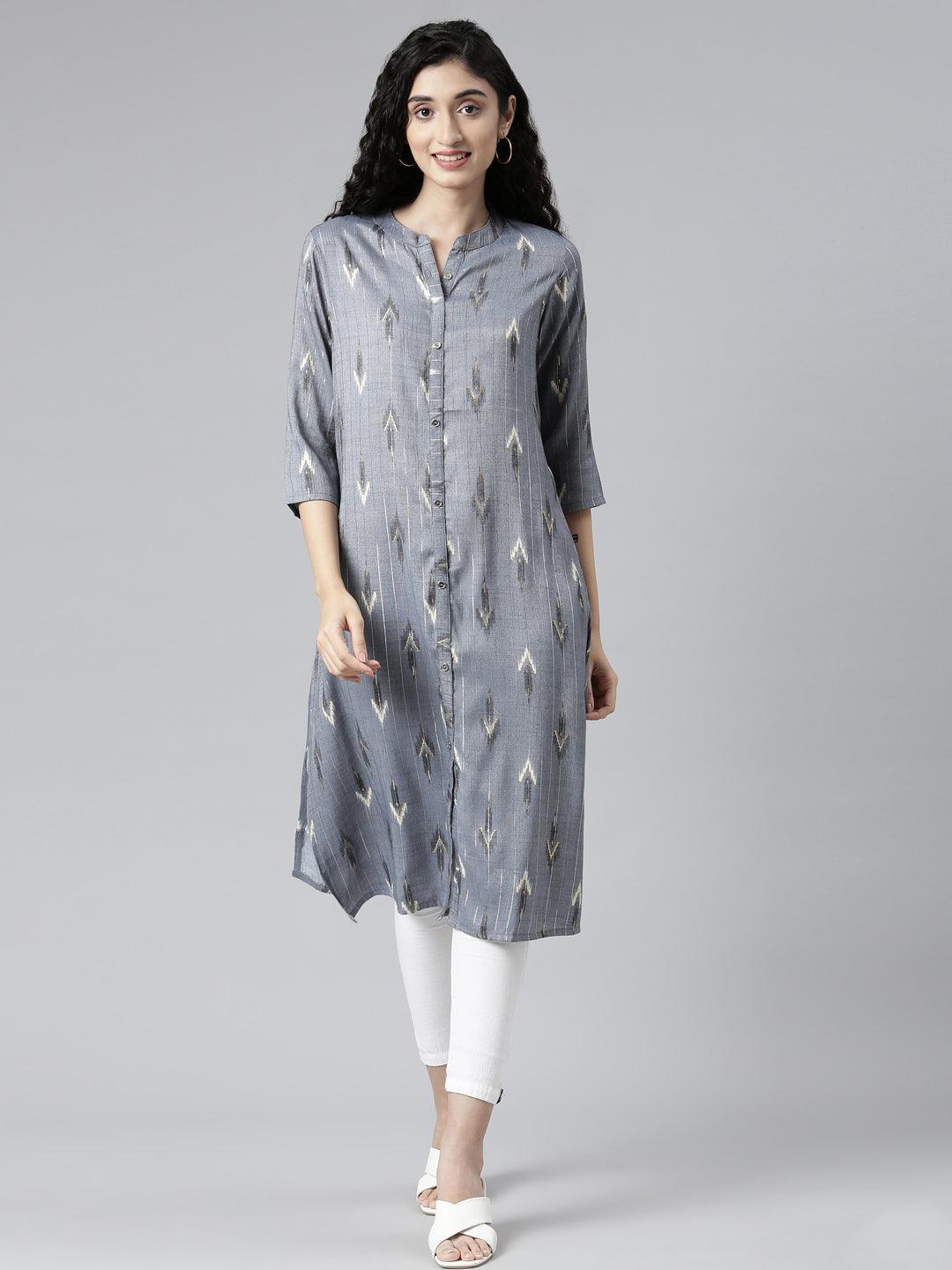front view image of samhitas Indigo floral printed Viscose Rayon Kurta for women