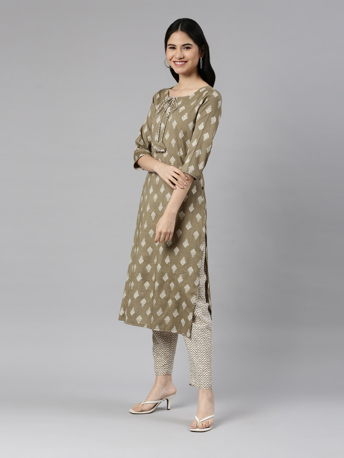 Women's Olive Floral Print Straight Kurta from samhitas apparel