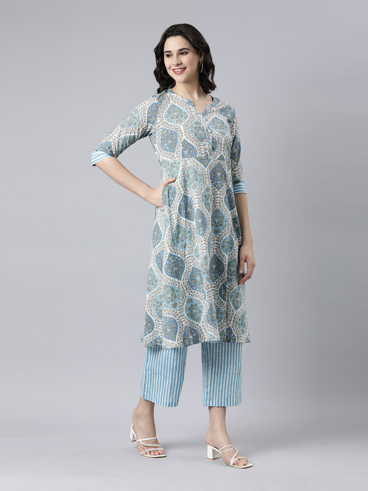 Women's Printed Blue Cotton Kurta Sets from samhitas apparel