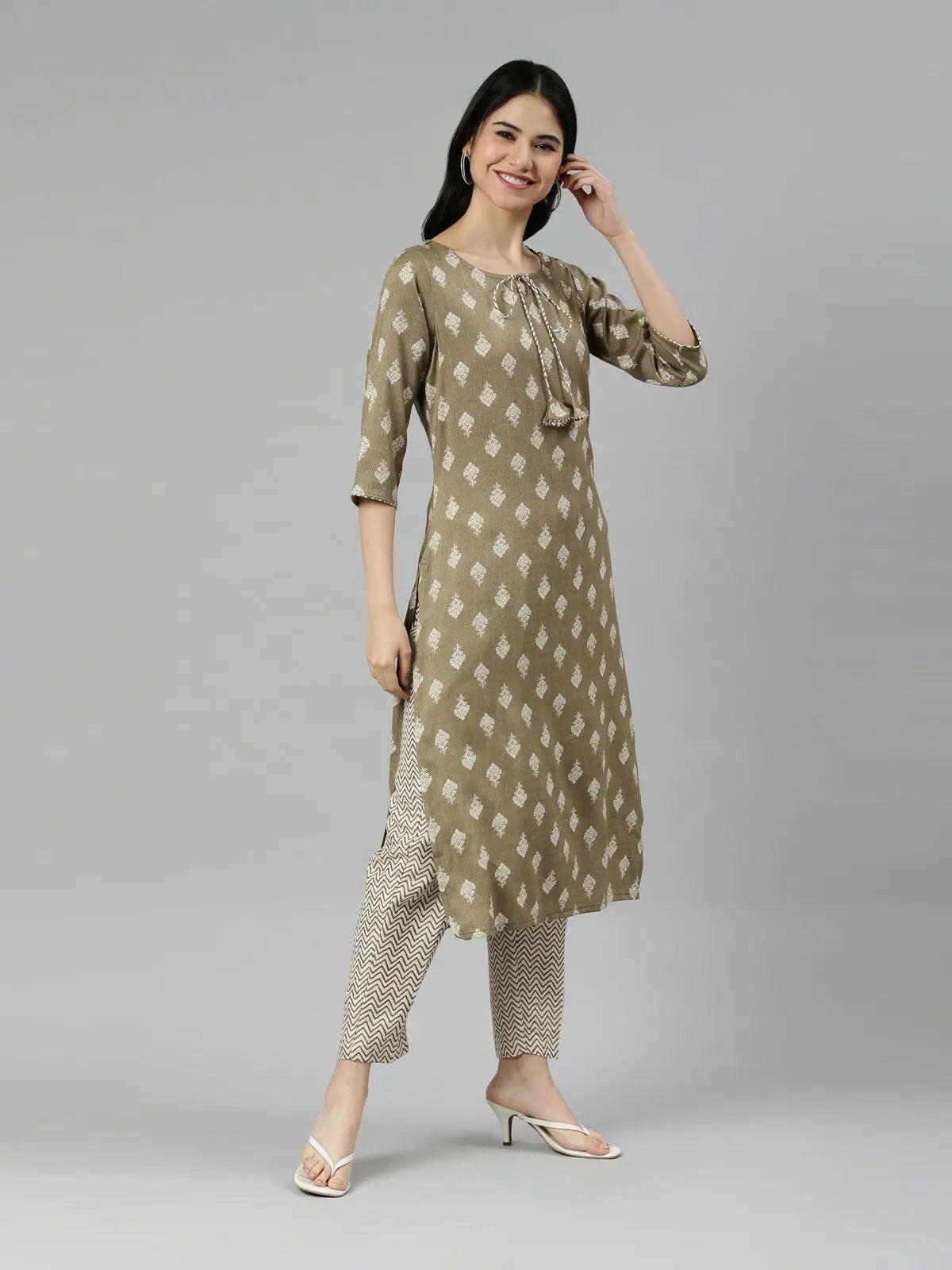 Women's Olive Floral Print Straight Kurta Set from samhitas apparel