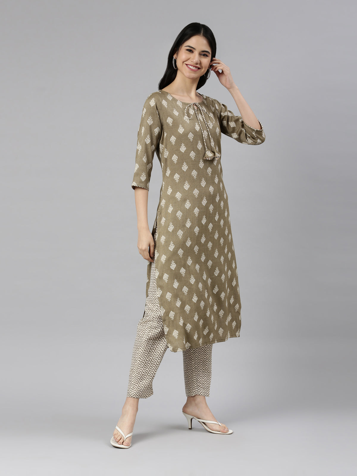 Women's Olive Floral Print Straight Kurta from samhitas apparel