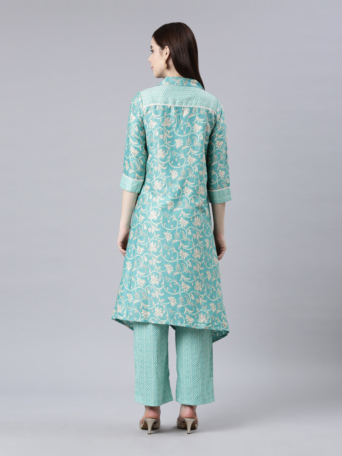 Backside View of Women's Light Sea Green Viscose Rayon Kurta Sets from samhitas