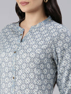 Close-up view of the geometric pattern on the Viscose Rayon Kurta for Women
