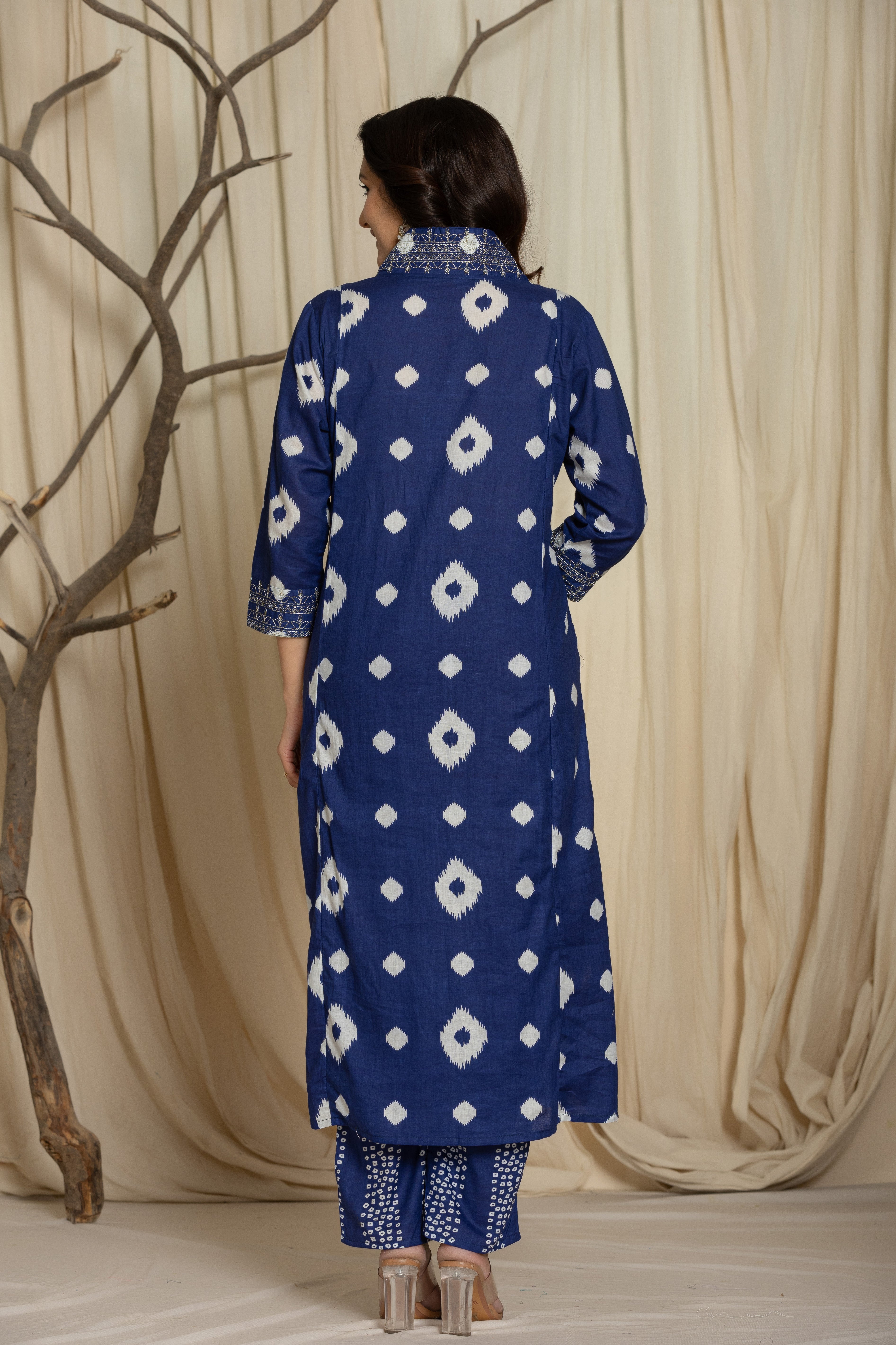 Beautiful Prosin Print Suit Set with Lace At Neck