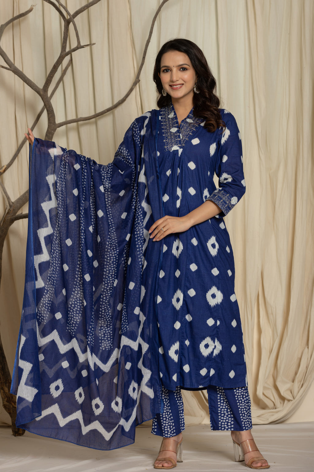 Beautiful Prosin Print Suit Set with Lace At Neck