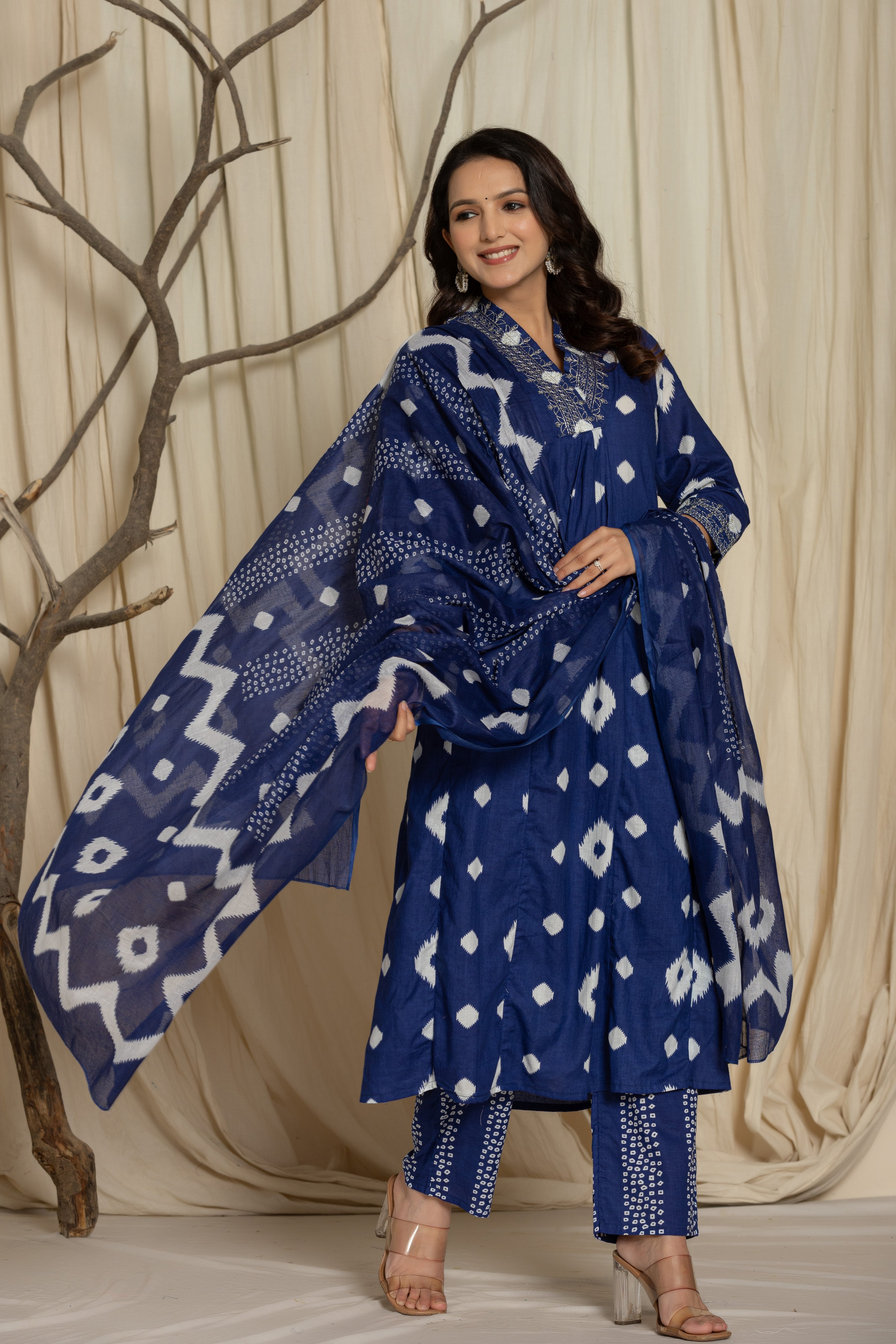Beautiful Prosin Print Suit Set with Lace At Neck