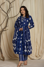 Beautiful Prosin Print Suit Set with Lace At Neck