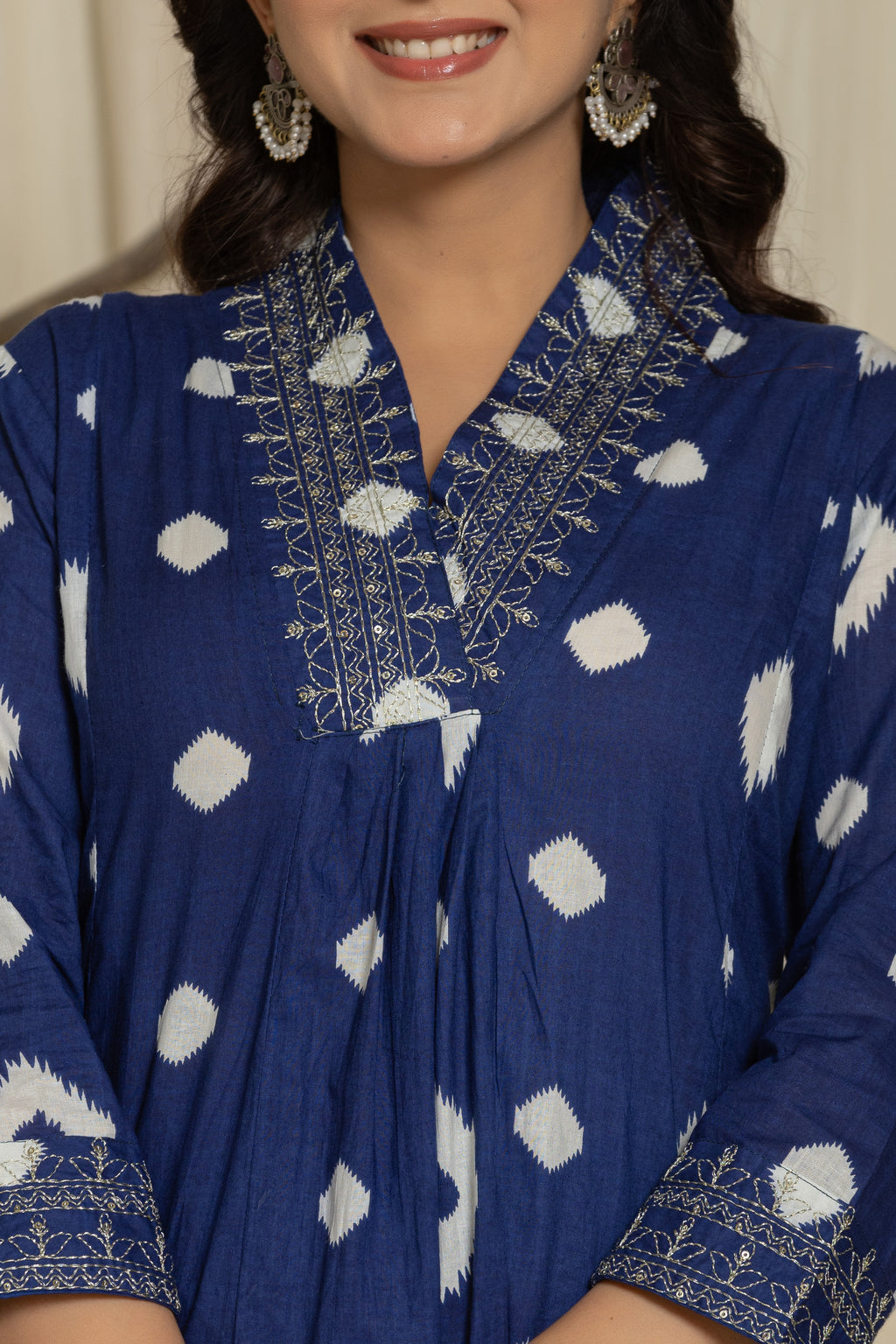 Beautiful Prosin Print Suit Set with Lace At Neck