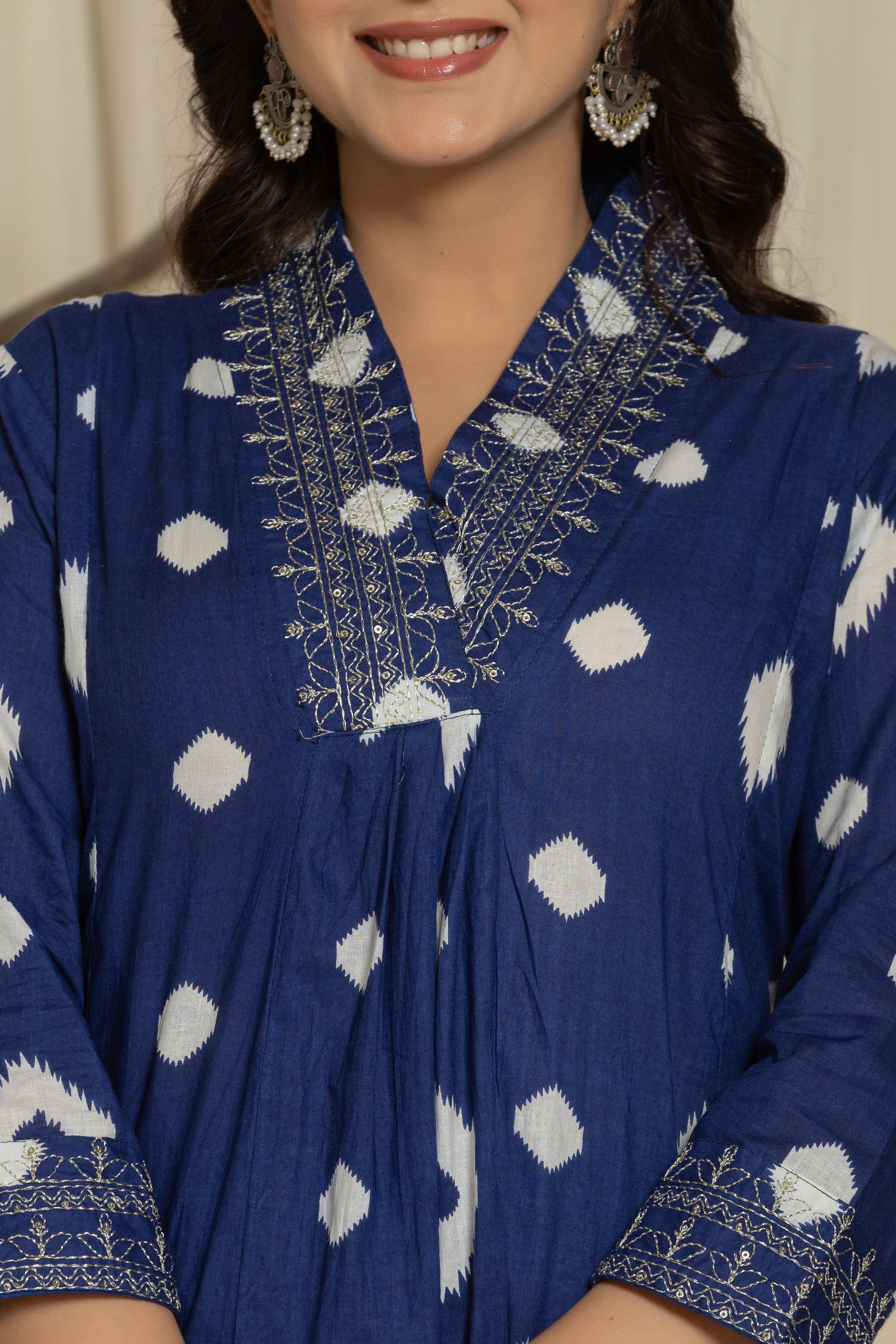 Beautiful Prosin Print Suit Set with Lace At Neck