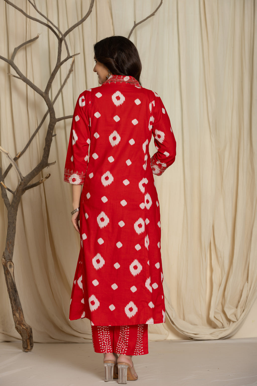 Beautiful Pink Prosin Print Suit Set with Lace At Neck