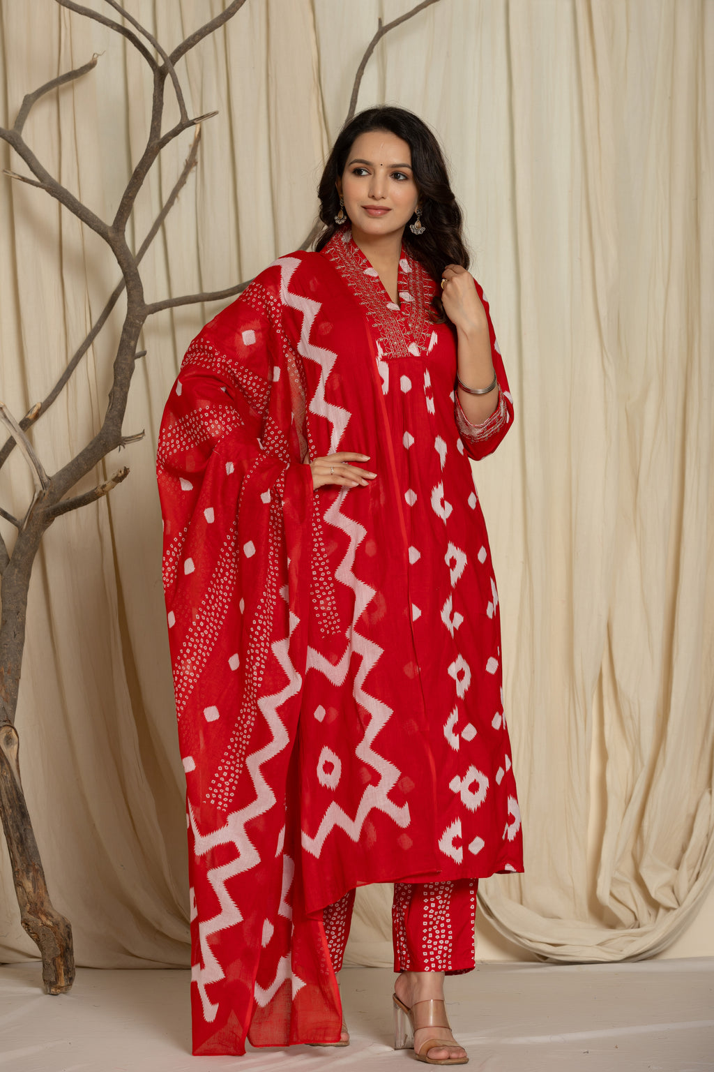 Beautiful Pink Prosin Print Suit Set with Lace At Neck