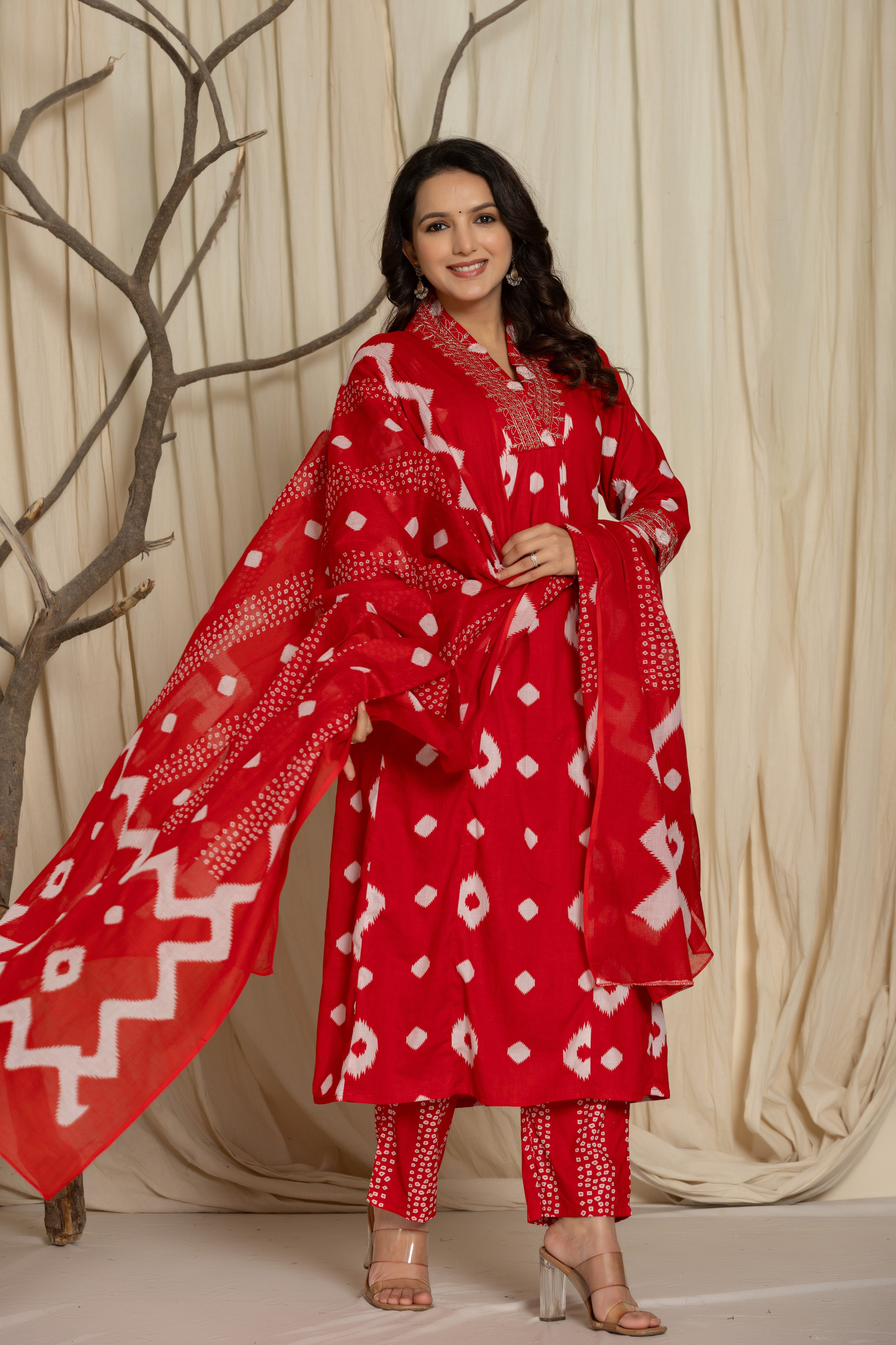 Beautiful Pink Prosin Print Suit Set with Lace At Neck