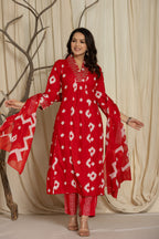 Beautiful Pink Prosin Print Suit Set with Lace At Neck