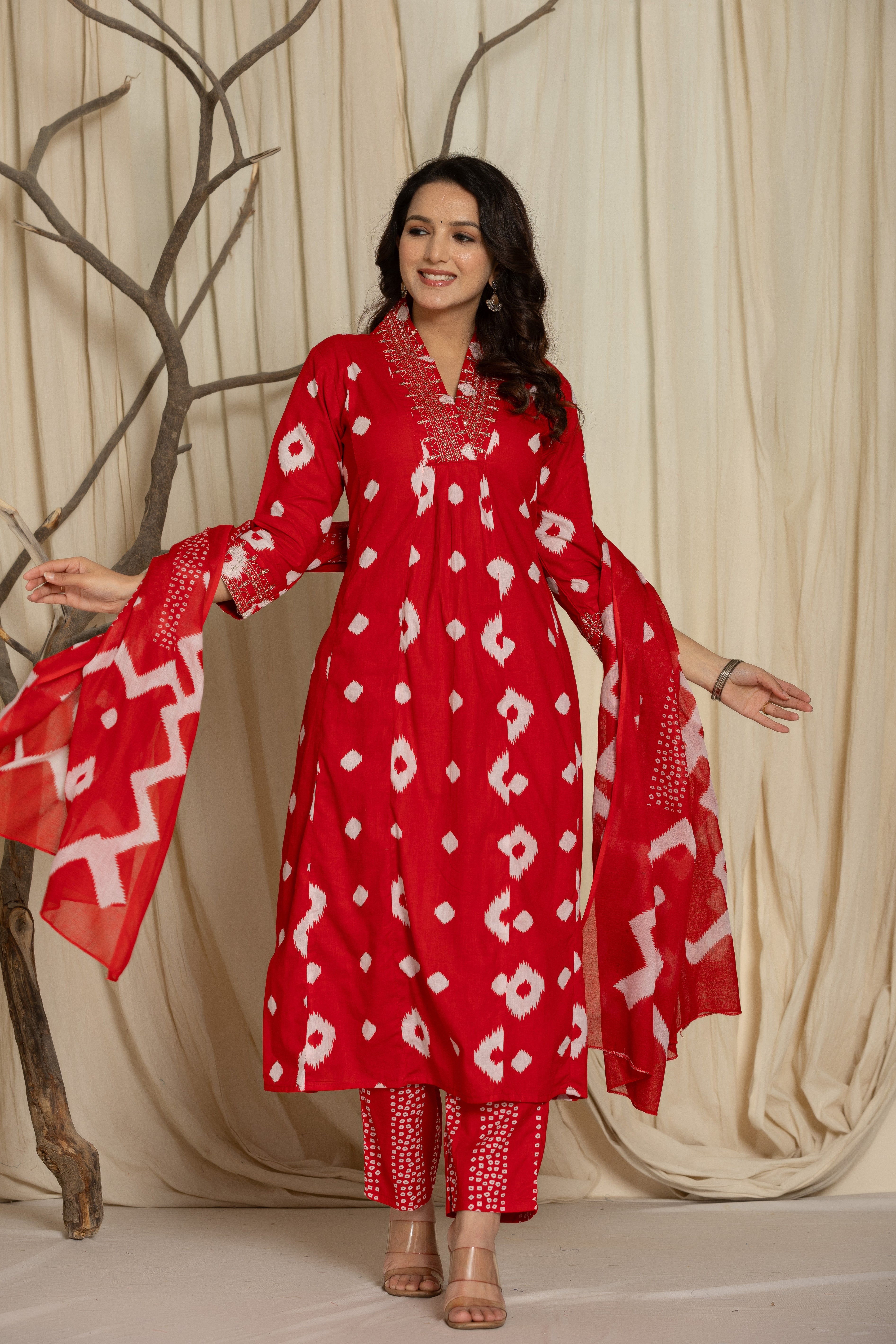 Beautiful Pink Prosin Print Suit Set with Lace At Neck