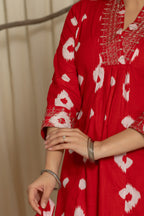 Beautiful Pink Prosin Print Suit Set with Lace At Neck