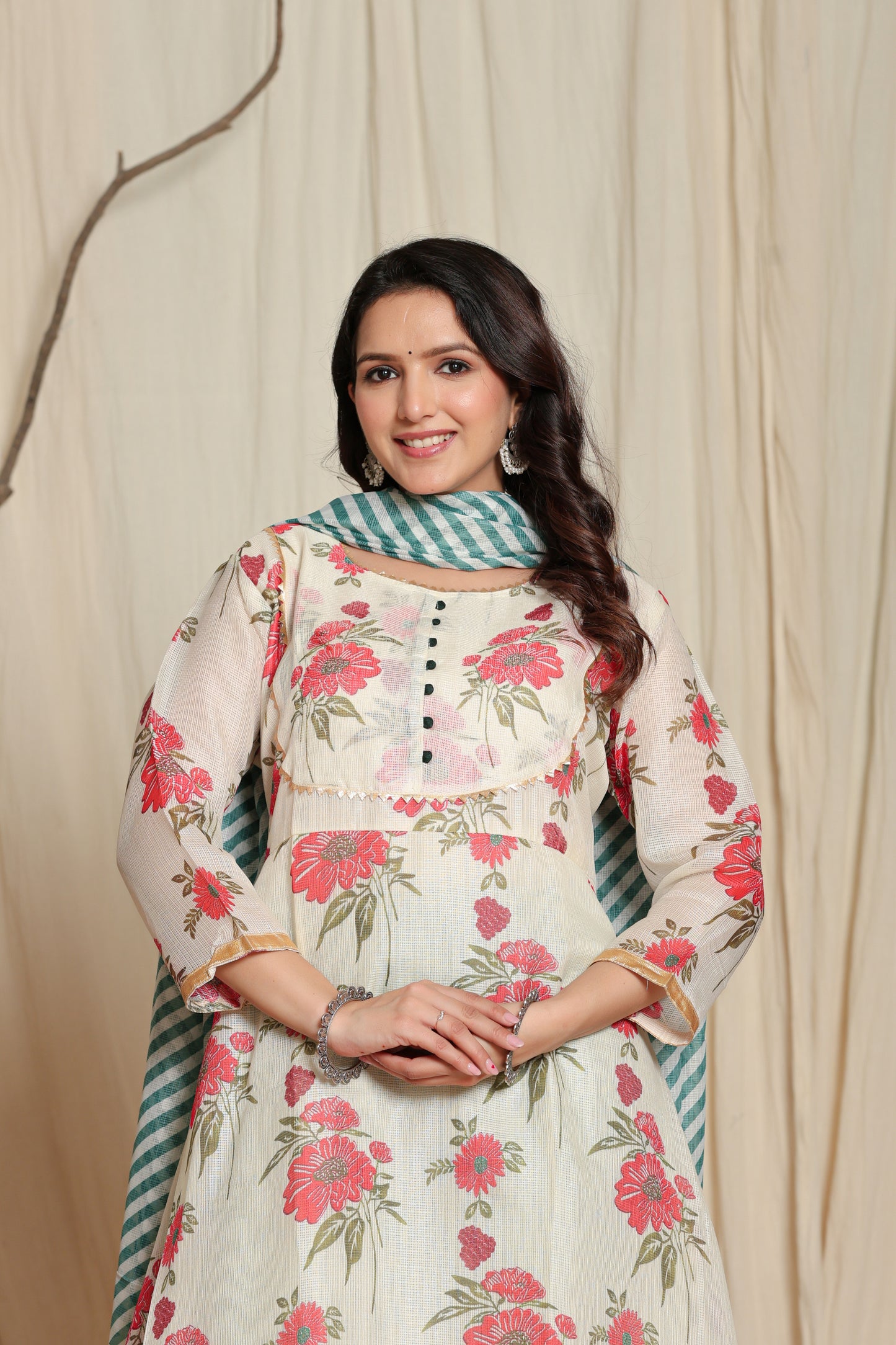 Off-White Color Kurti Set With Red Color Floral Print