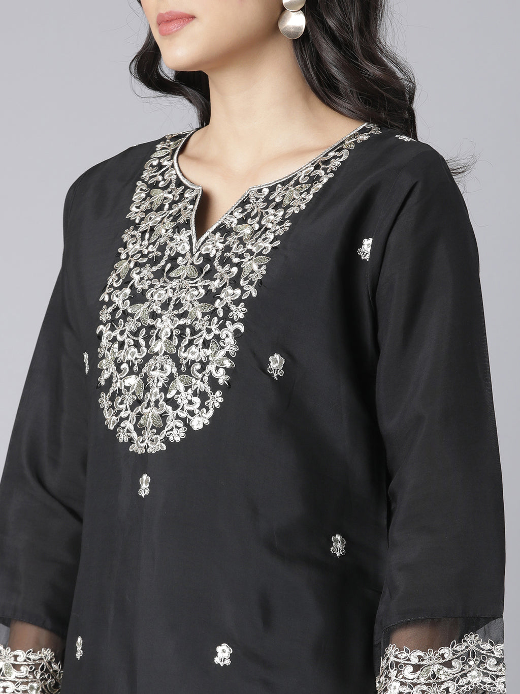 Black Floral Embroidered Kurta Set with Silver Threadwork and Organza Dupatta