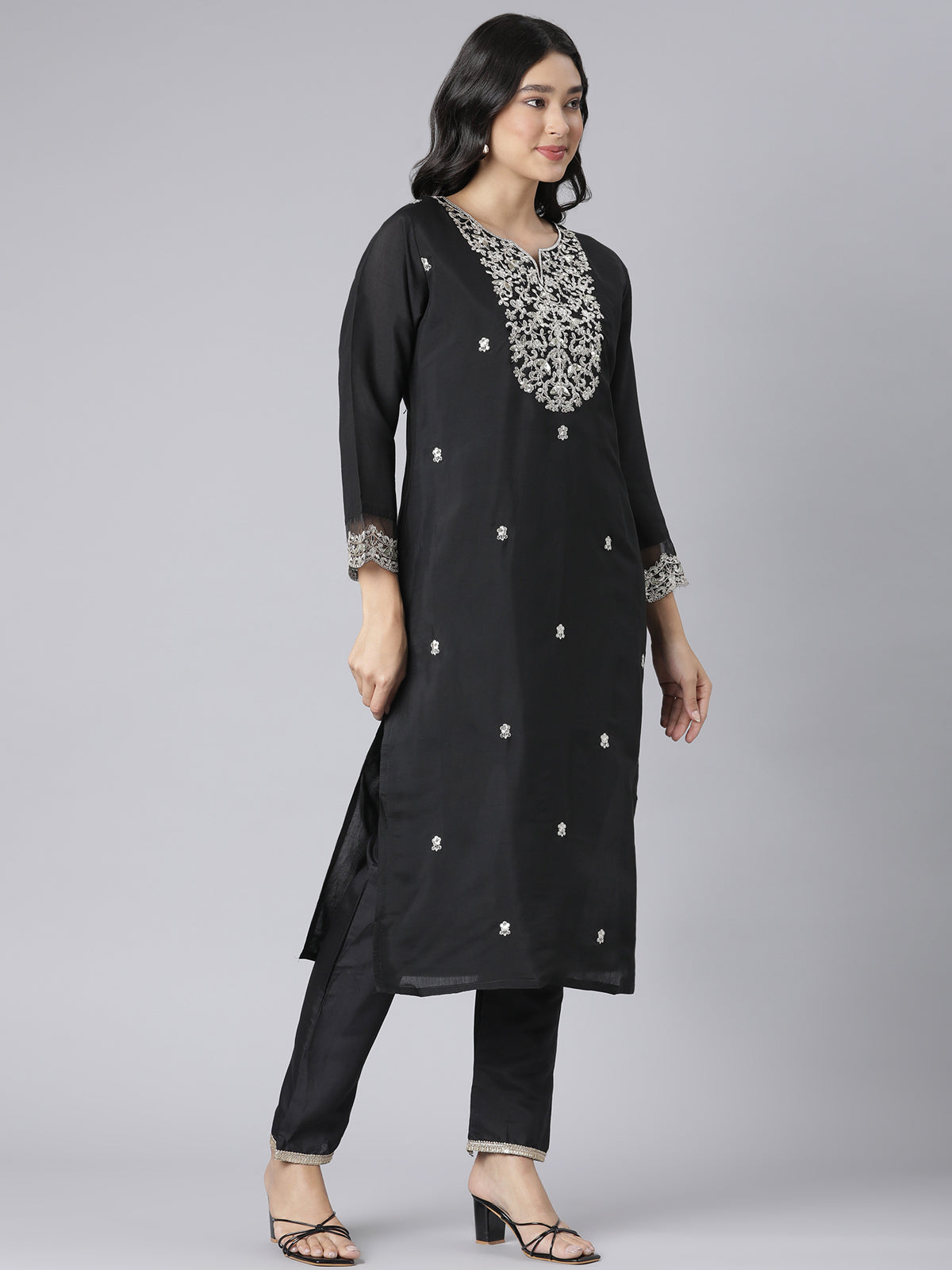 Black Floral Embroidered Kurta Set with Silver Threadwork and Organza Dupatta