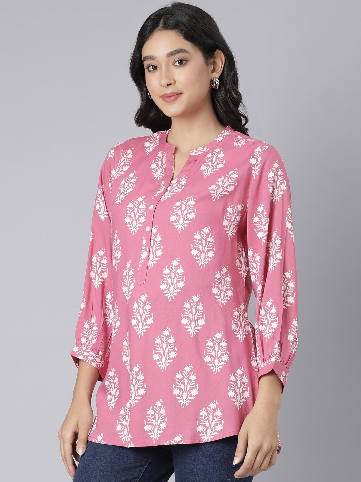 Women'S Pink & White Ethnic Motifs Printed Short Kurti