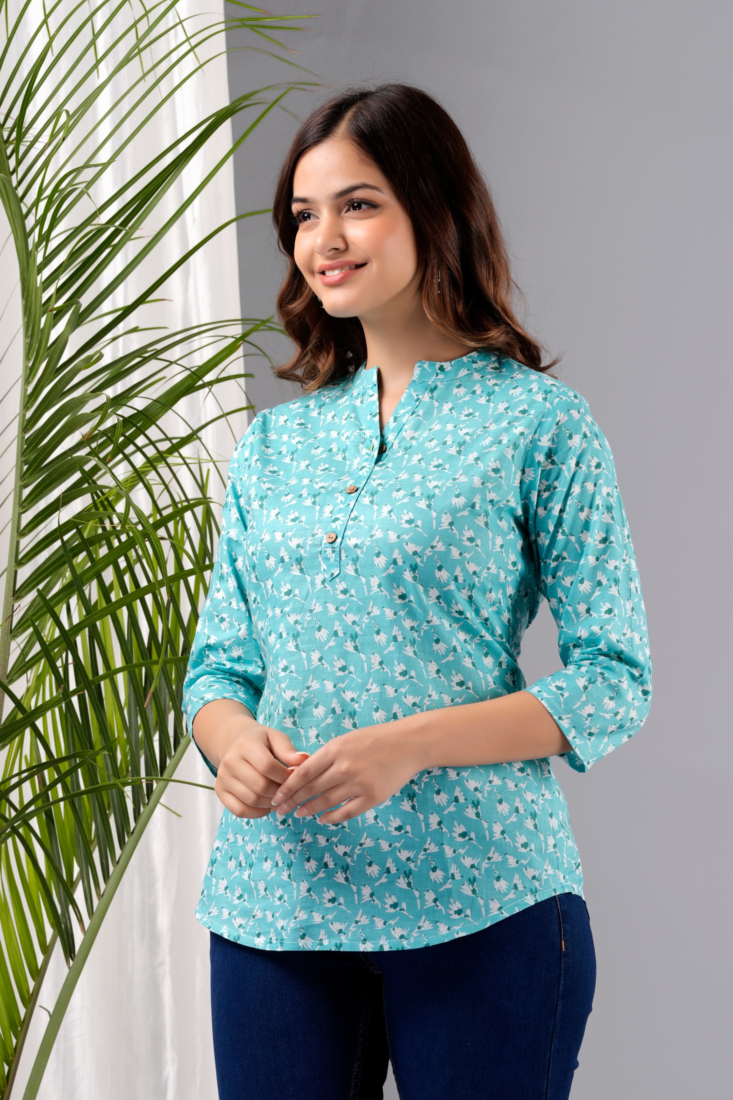 Sea Green Mandarin Collar Short Kurti With Tropical Abstract Print