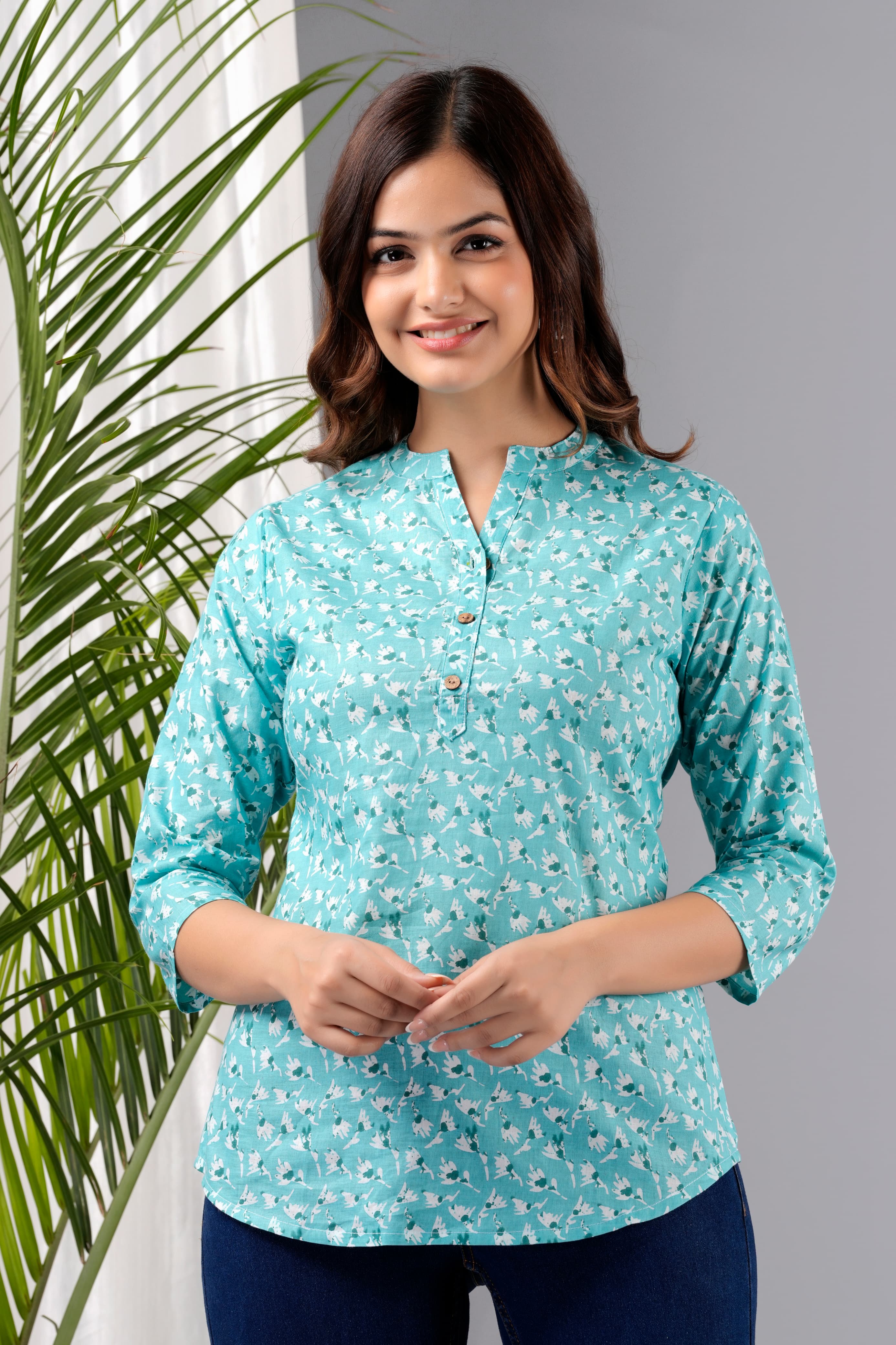 Sea Green Mandarin Collar Short Kurti With Tropical Abstract Print