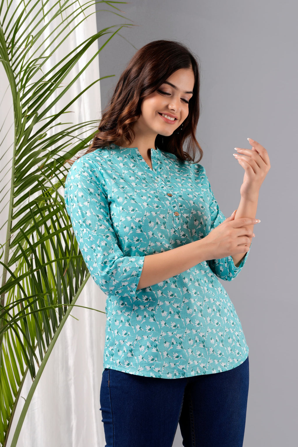 Sea Green Mandarin Collar Short Kurti With Tropical Abstract Print