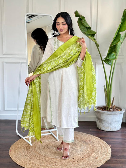 Beautiful Green Kurta Set with Silk Dupatta