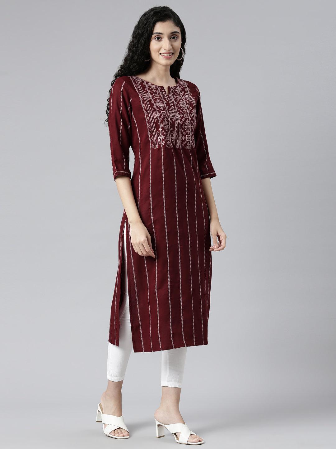 left side view of samhitas Maroon Striped Chikan Kurti