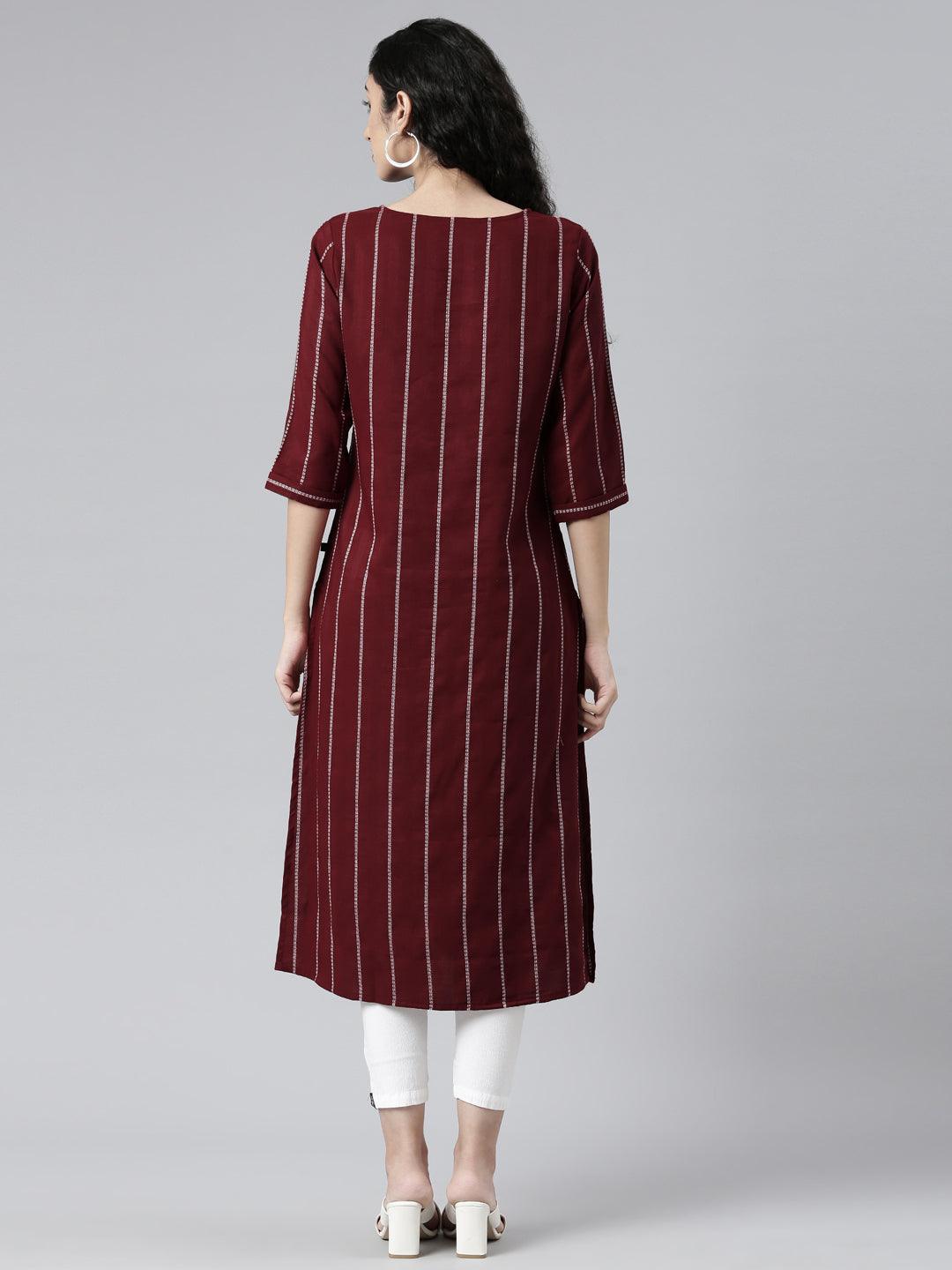 back side view of samhitas Maroon Striped Chikan Kurti